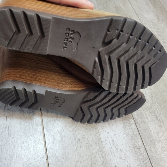 SOREL After Hours Chelsea Tan Wedge Ankle Suede Boot women’s 7.5 - Picture 9 of 13